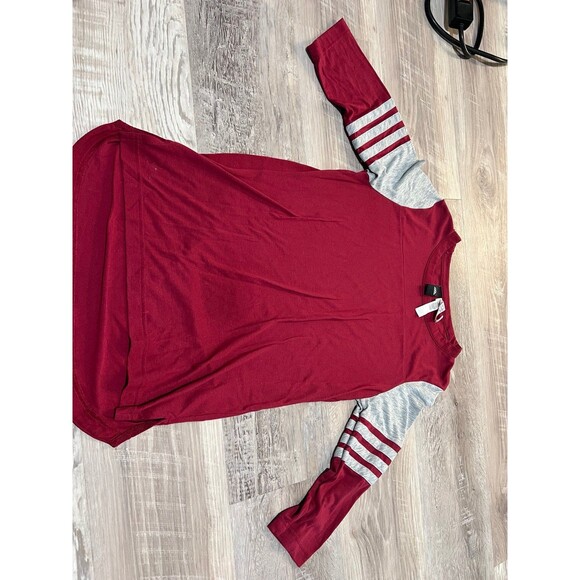 Adidas maroon Women’s size xS midlength sleeve shirt 3 stripes - Picture 2 of 5